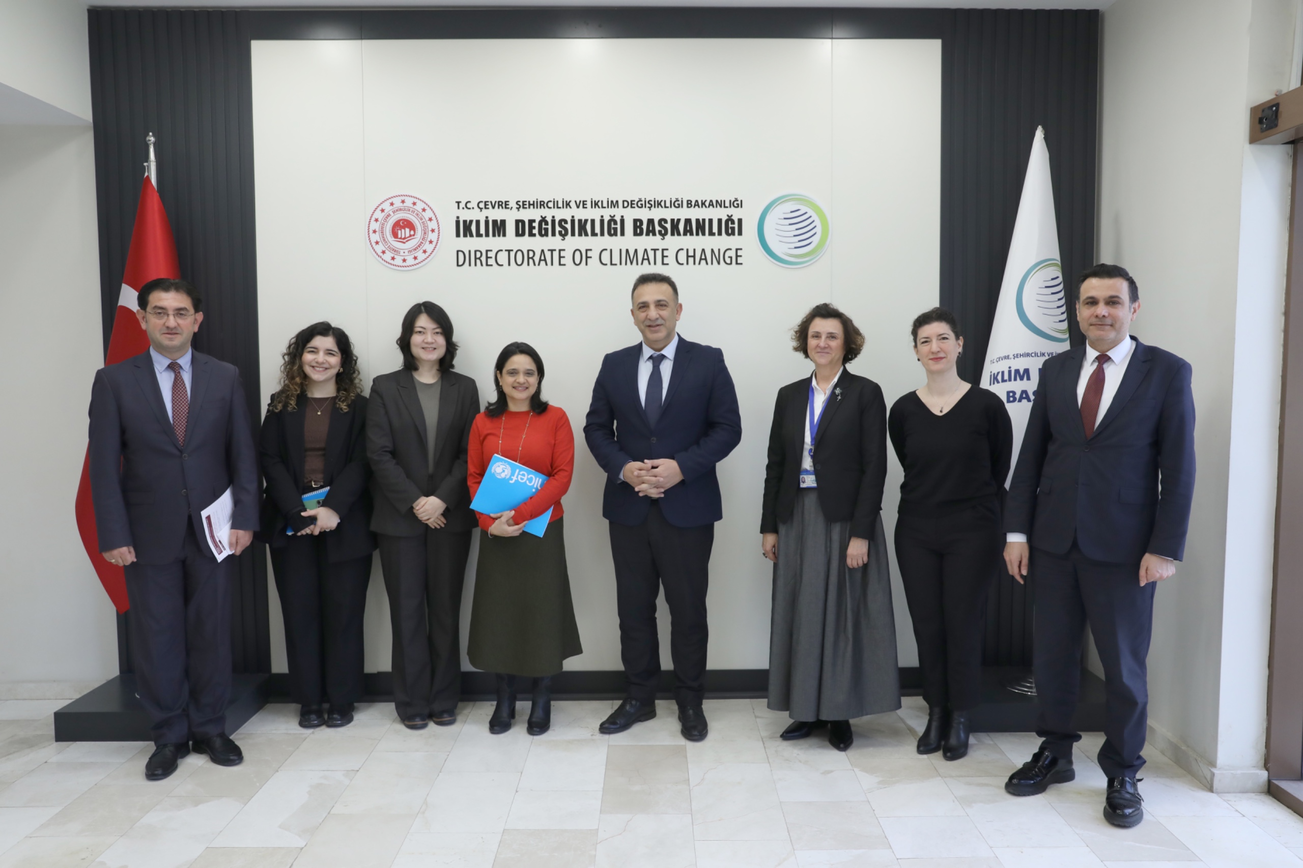 Director of Climate Change Hasar Meets with UNICEF Delegation