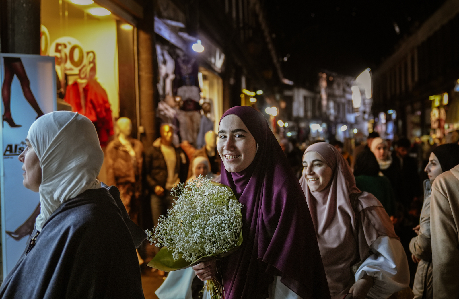 Hasar, Director of Climate Change, Takes Part in AA’s “Photos of the Year” Voting