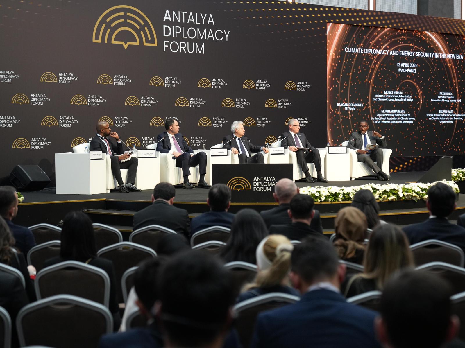 Çevre, Şehircilik ve İklim Değişikliği Bakanı Kurum, Antalya Diplomasi Forumu’na Katıldı