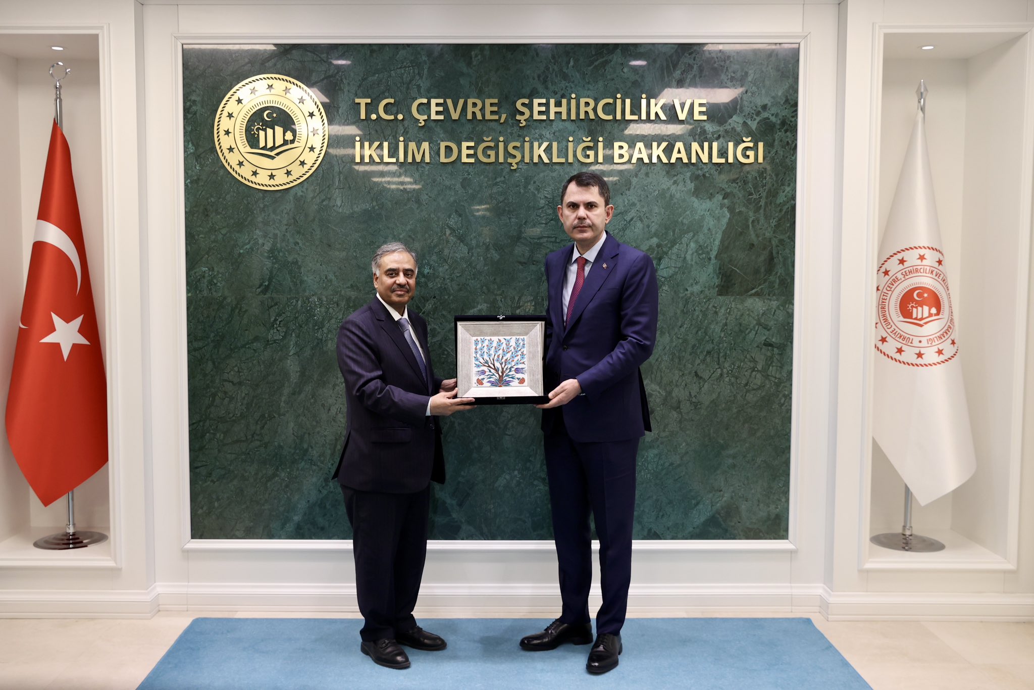 COP31 Başkanı Kurum, D-8 Teşkilatı Genel Sekreteri Mahmoud ile bir araya geldi