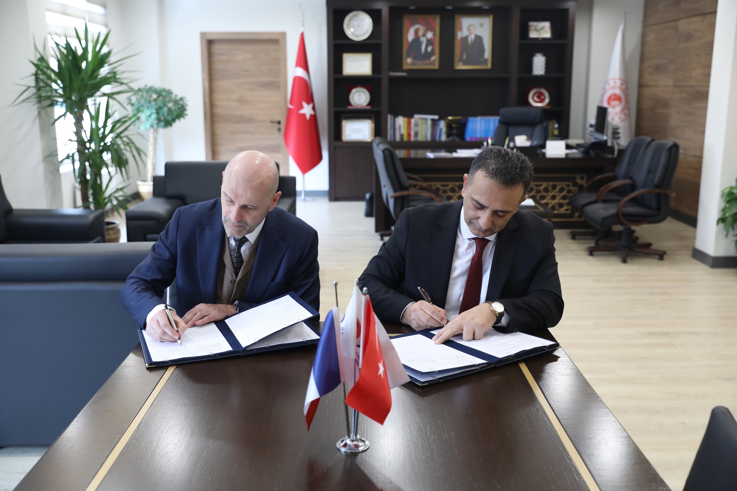 İklim Değişikliği Başkanlığıyla Fransız Kalkınma Ajansı arasında Mutabakat Zaptı imzalandı