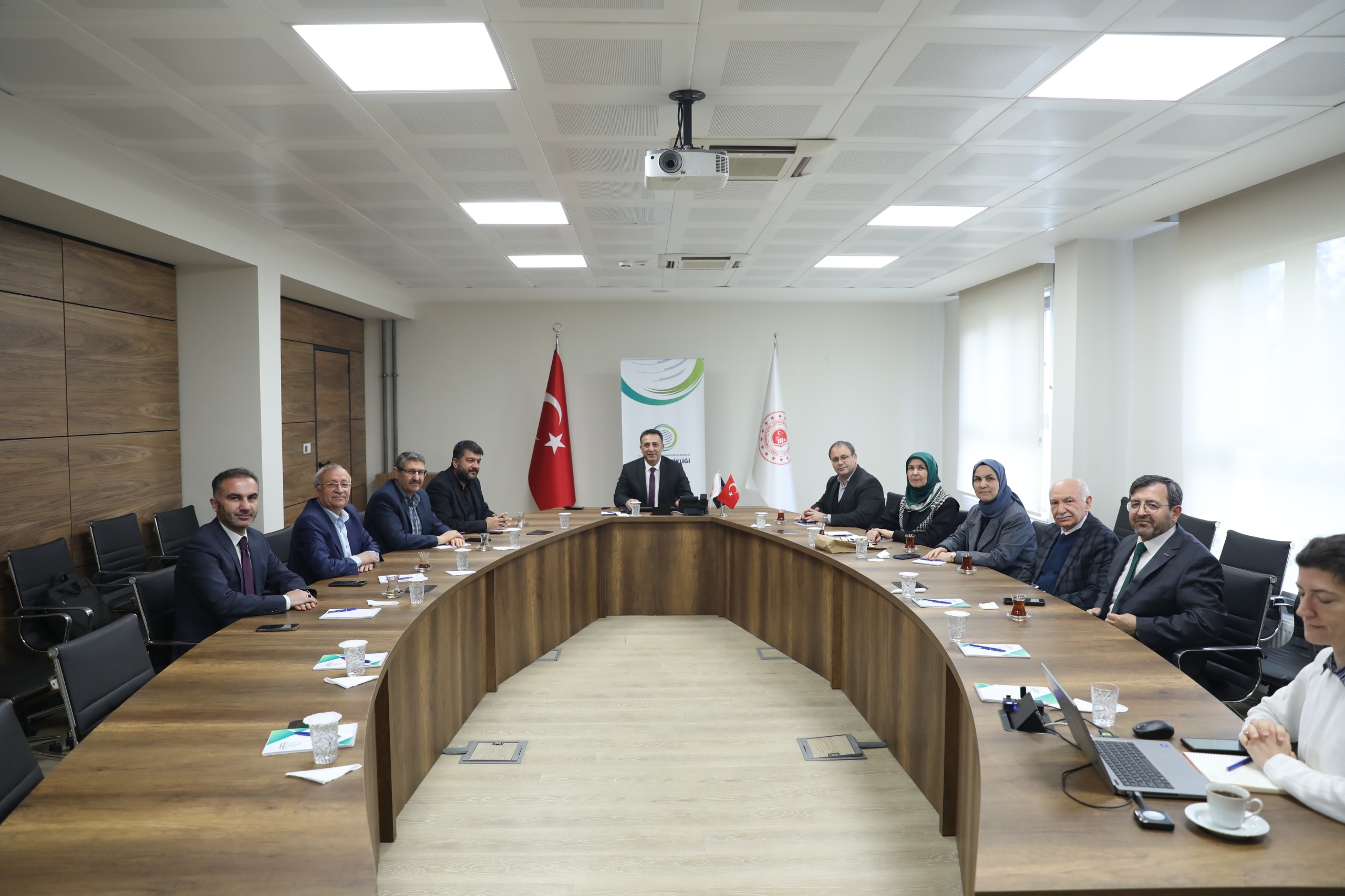 İklim Değişikliği Başkanı Hasar, STK temsilcileriyle bir araya geldi