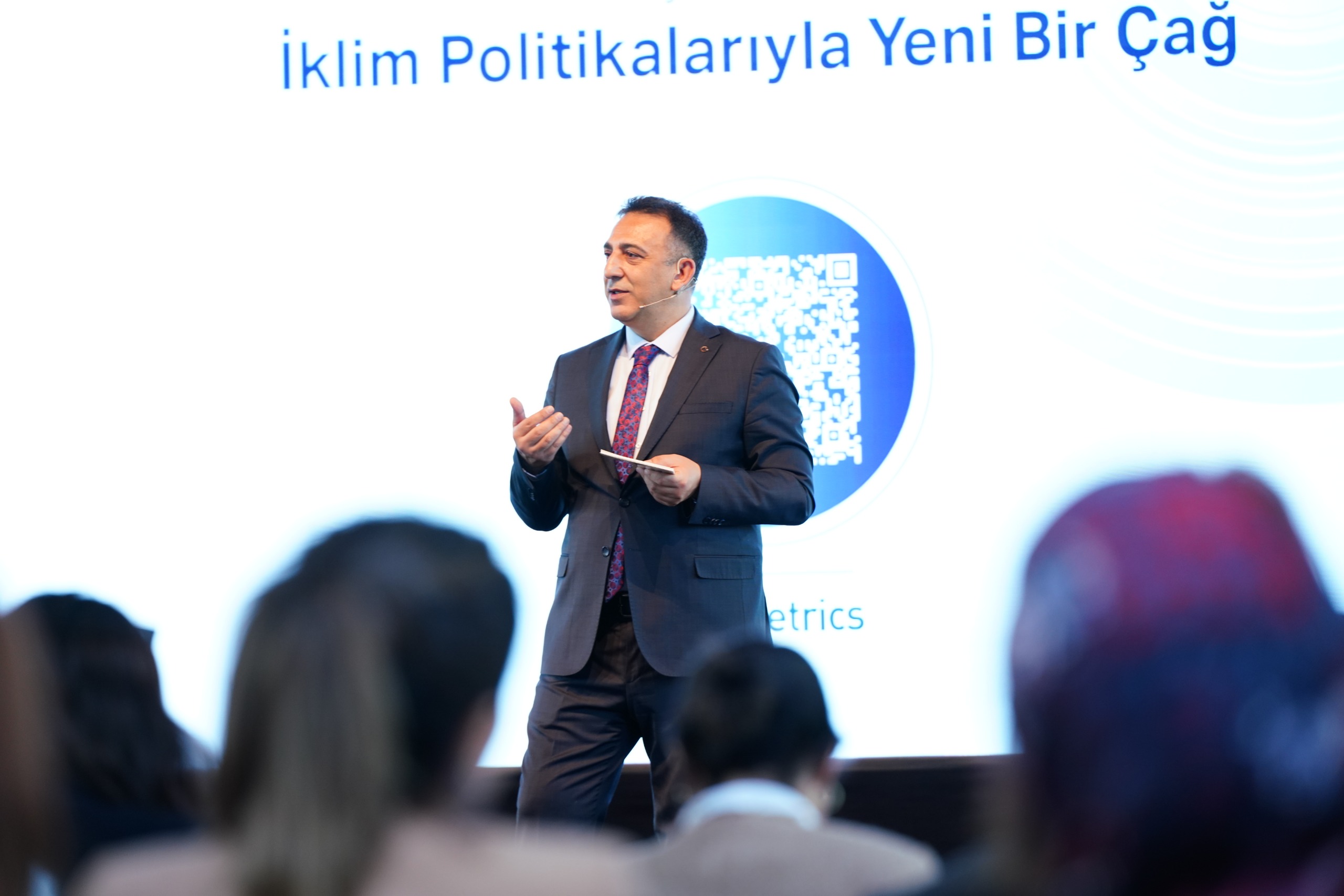 İklim Değişikliği Başkanı Hasar, ‘İklim Politikalarıyla Yeni Bir Çağ’ panelinin açış konuşmasını yaptı