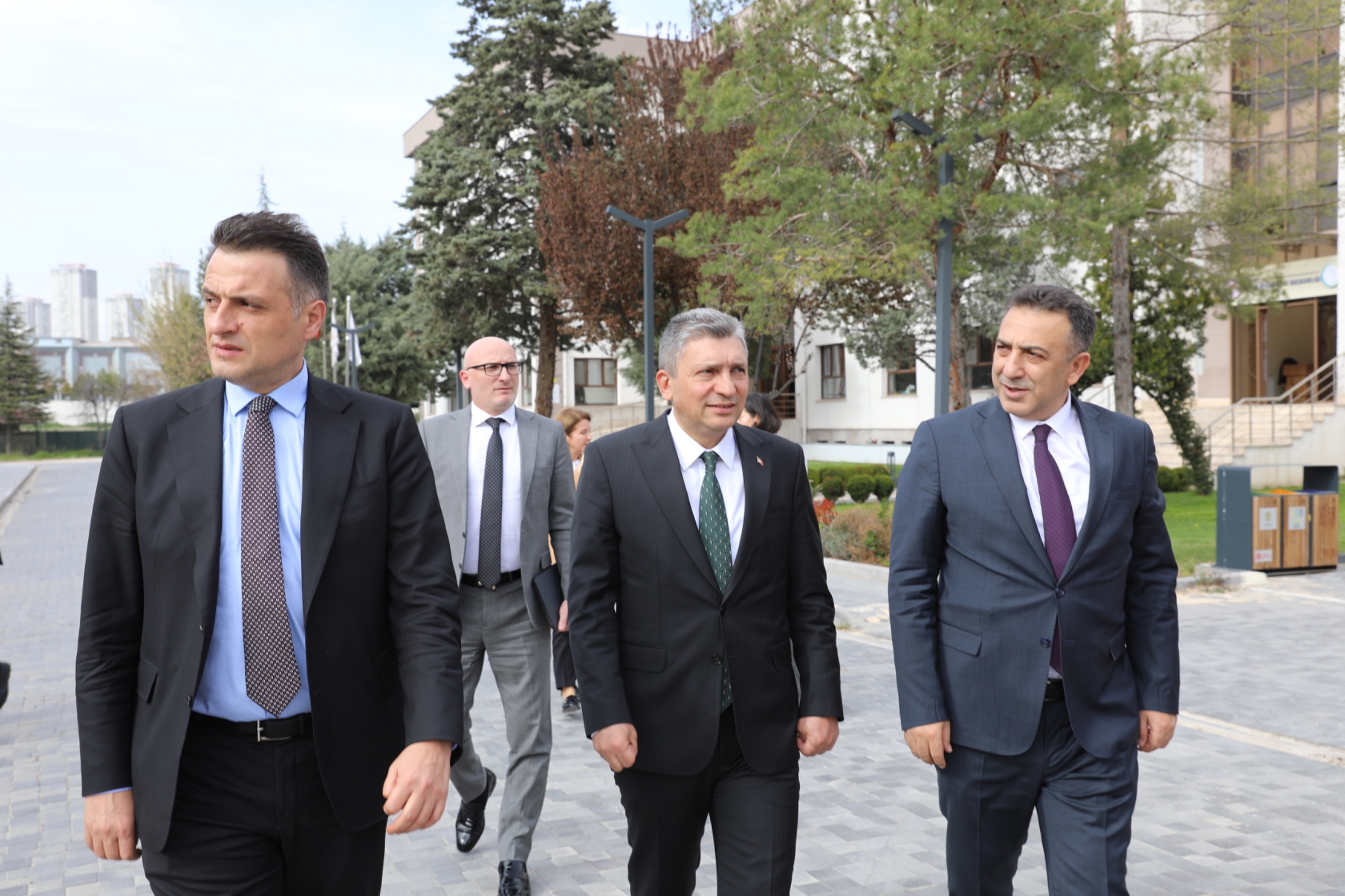 İklim Değişikliği Başkanı Hasar ve Vali Şahin, COP31 Hazırlıklarını Değerlendirdi