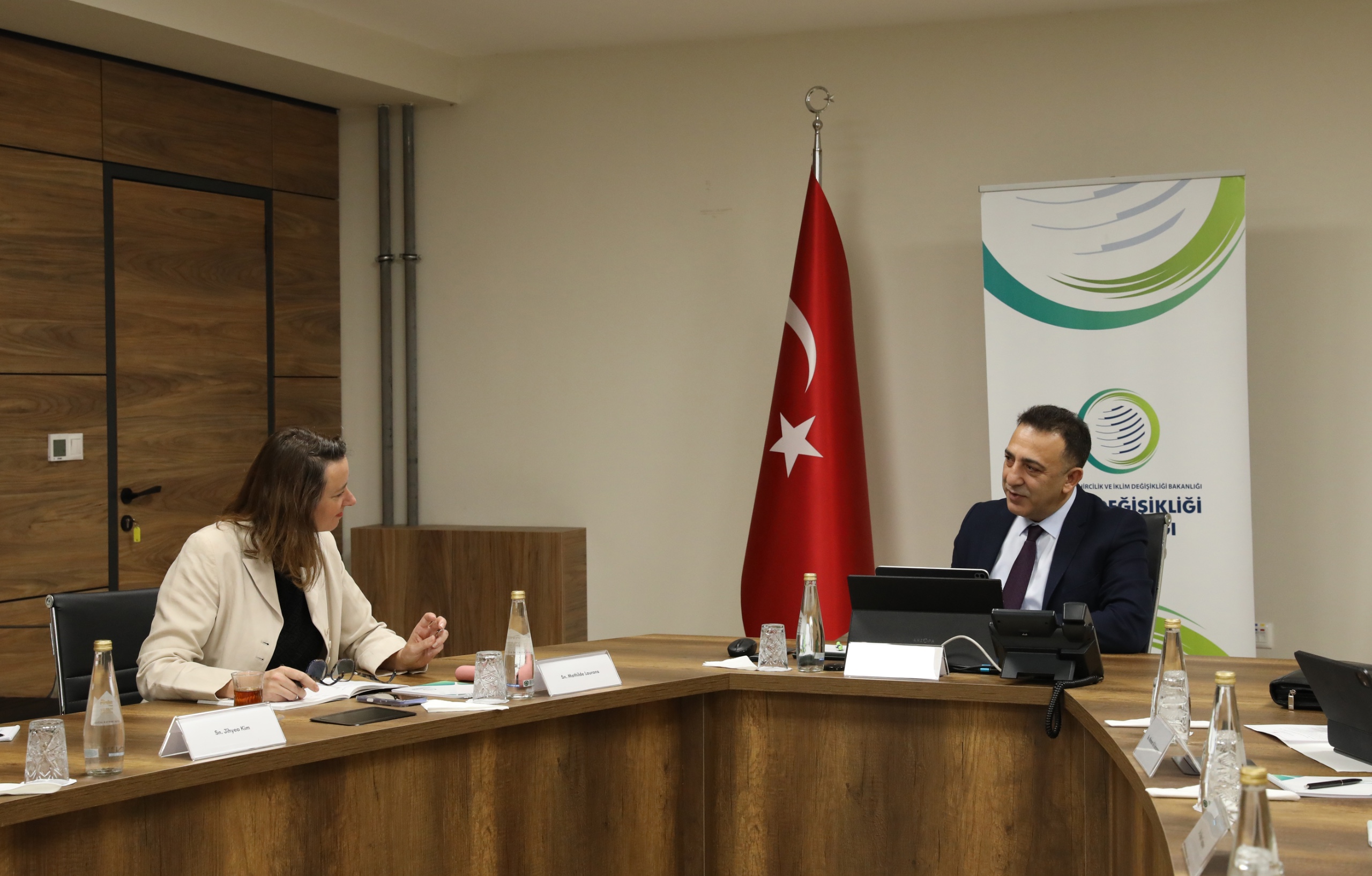 İklim Değişikliği Başkanı Hasar, Kayıp Zarar Fonu heyetiyle bir araya geldi