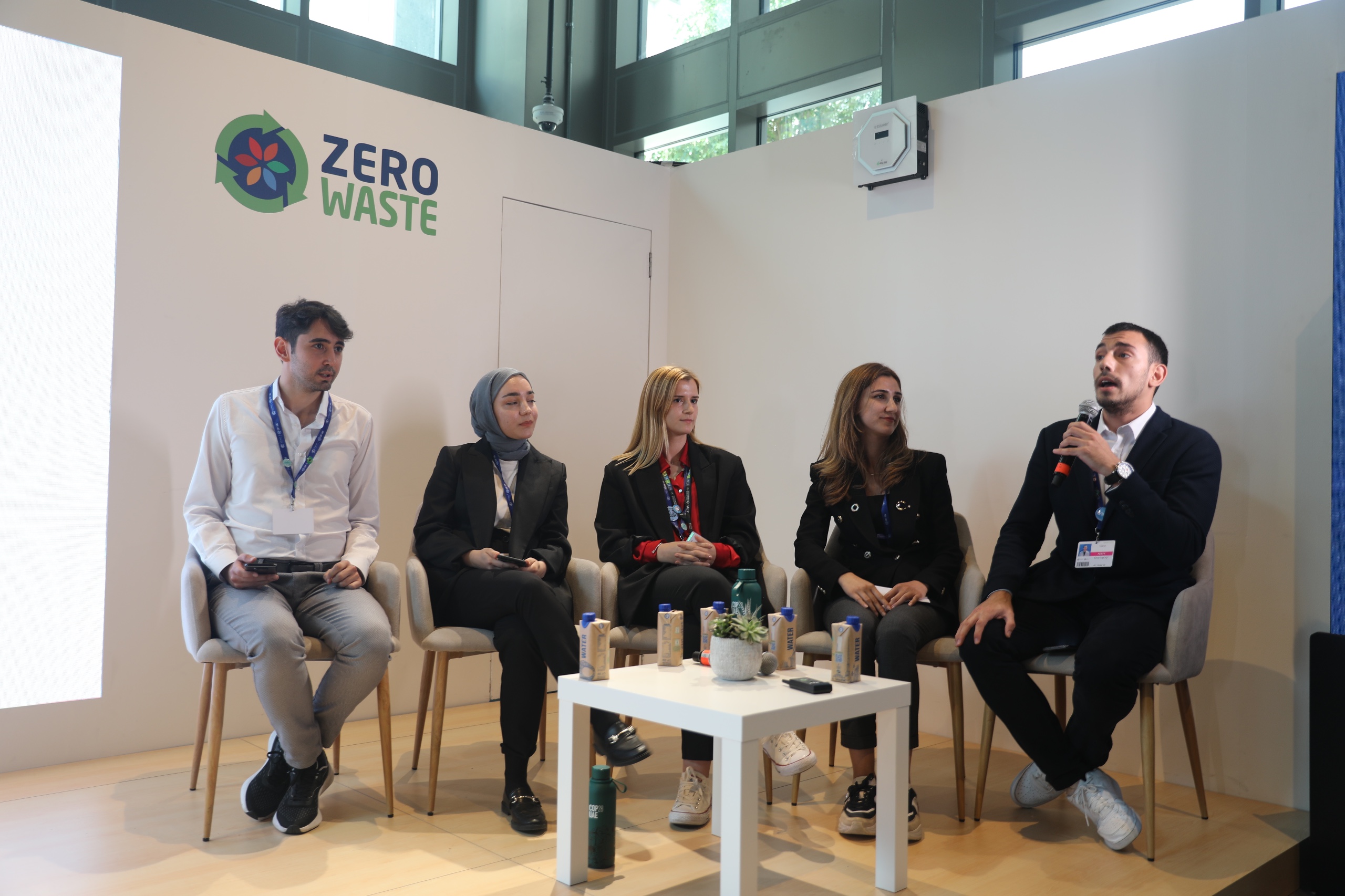 İklim Elçilerimiz COP28 pavilyonumuzda panel düzenledi