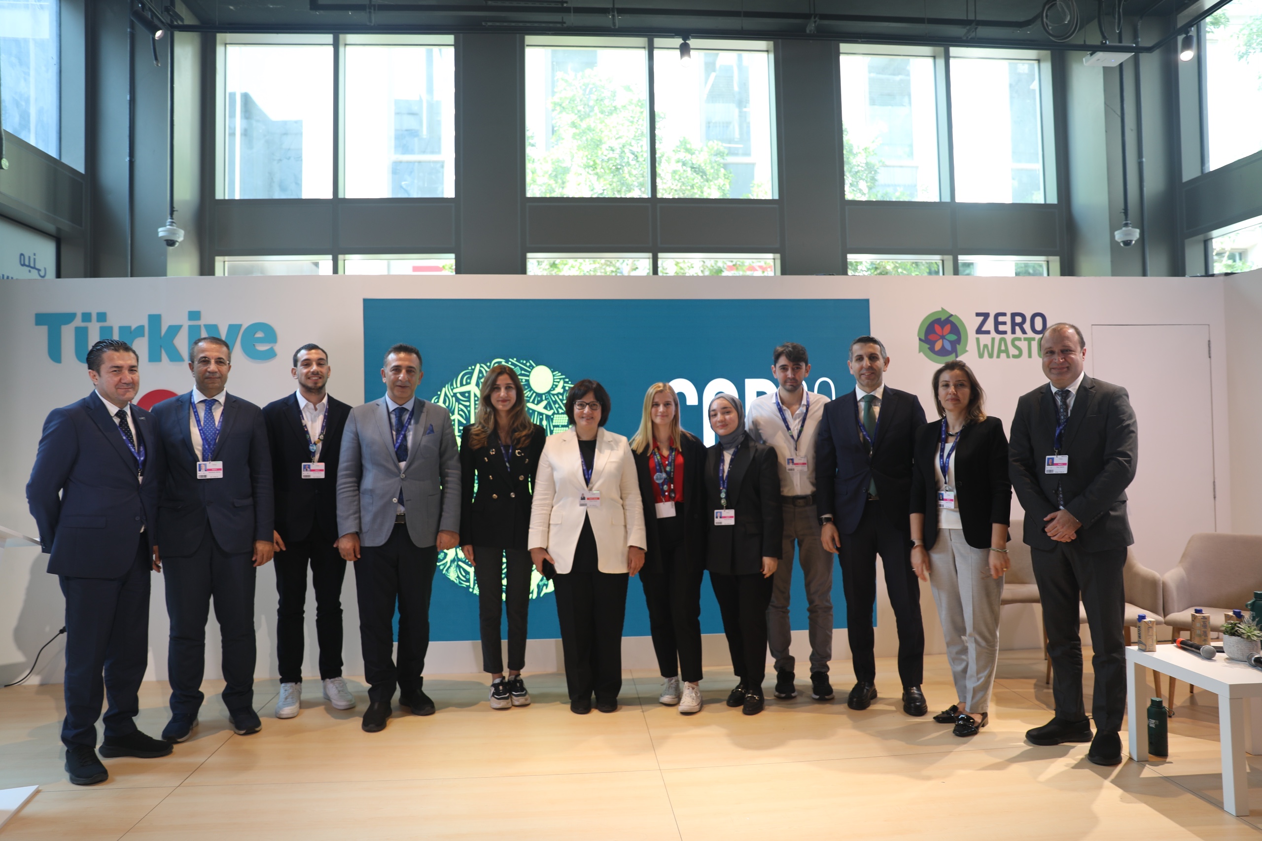 İklim Elçilerimiz COP28 pavilyonumuzda panel düzenledi