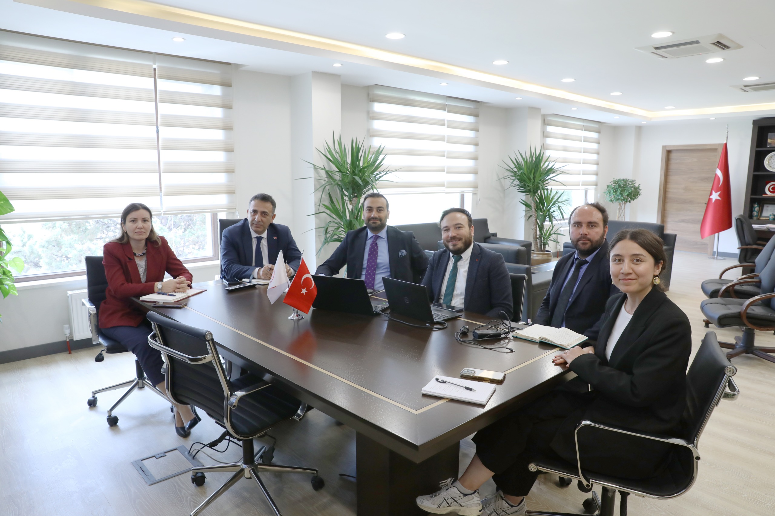 Pil ve batarya teknolojilerinin sera gazı azaltım politikalarına katkıları ele alındı