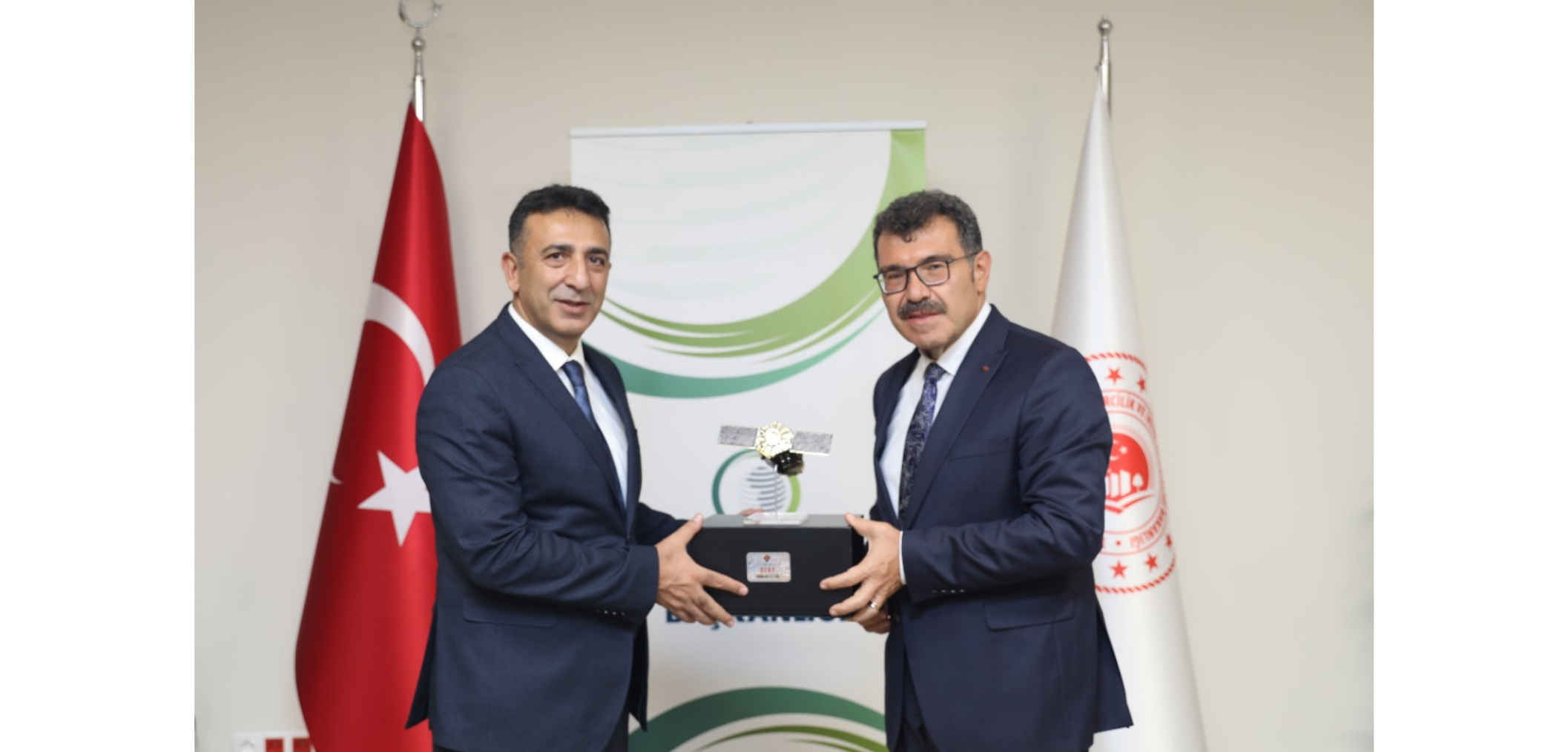 Temiz Enerji, İklim Değişikliği ve Sürdürülebilirlik Araştırma Enstitüsü kapsamında yapılacak çalışmalara yönelik TÜBİTAK ile istişare toplantısı gerçekleştirildi