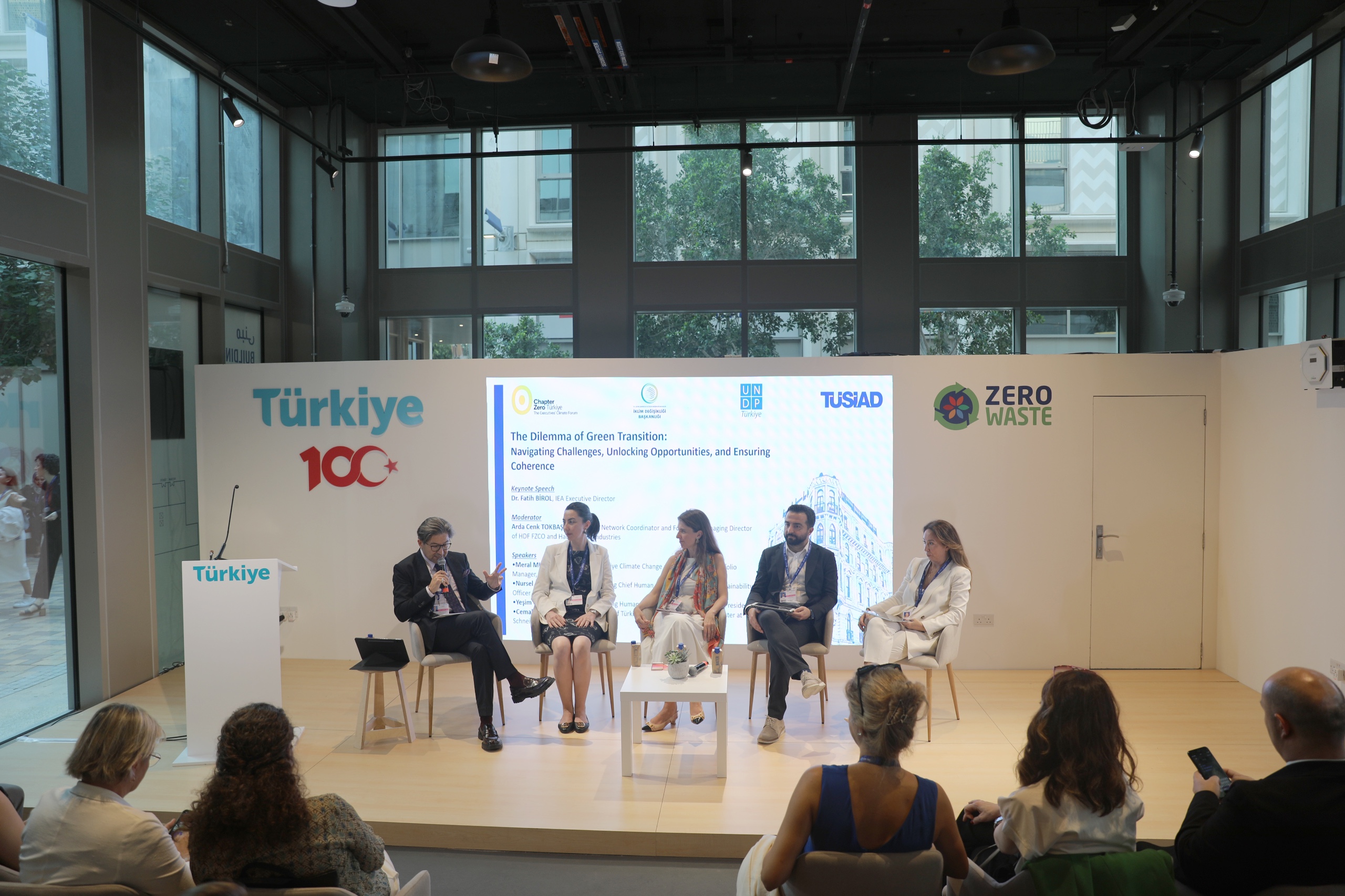“Yeşil Dönüşüm İkilemi: Zorlukları Aşmak, Fırsatları Değerlendirmek Ve Uyumluluğu Sağlamak” Paneli Gerçekleştirildi