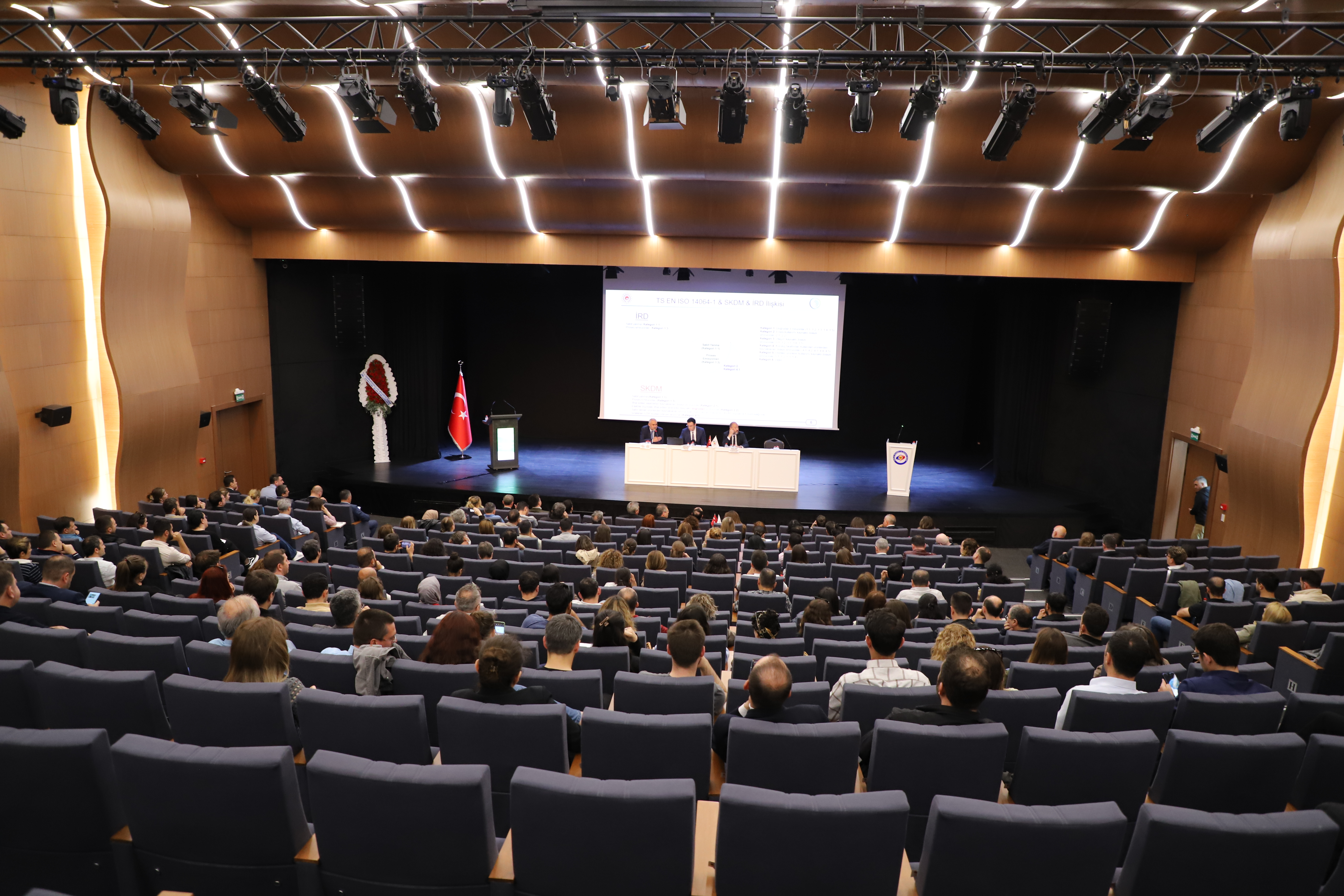 Yeşil Dönüşüm ve SKDM Bilgilendirme ve İstişare Toplantılarının sonuncusu Çorlu Ticaret ve Sanayi Odası’nda gerçekleştirildi.
